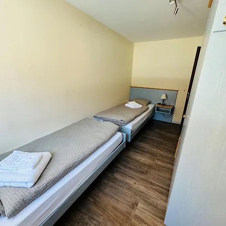Restaurant & Hole In One Hostel Randa