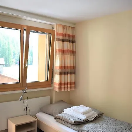 Restaurant & Hole In One Hostel