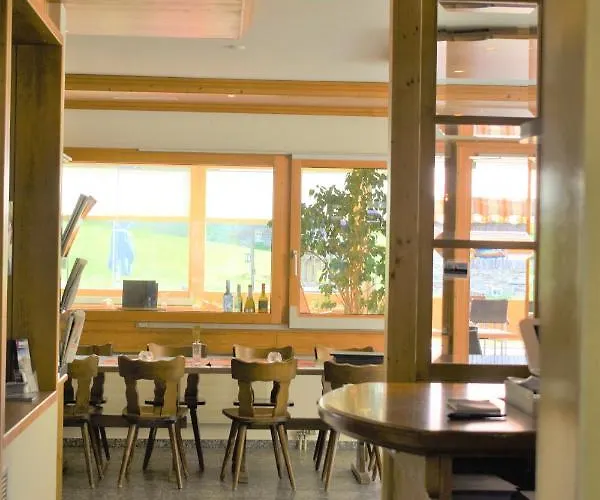 ホステル Restaurant & Hole In One