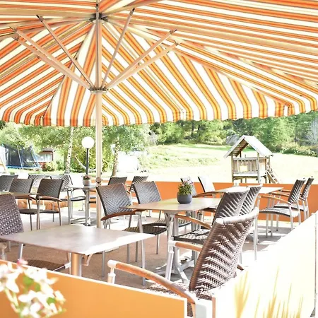 Restaurant & Hole In One